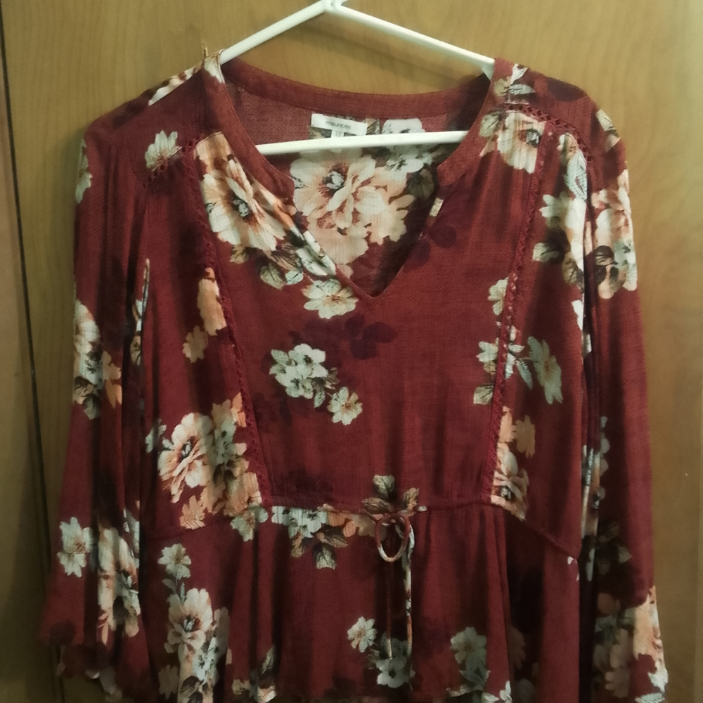 Maurices Burgundy Floral V Neck Long Sleeve Blouse Large 19" X 24"